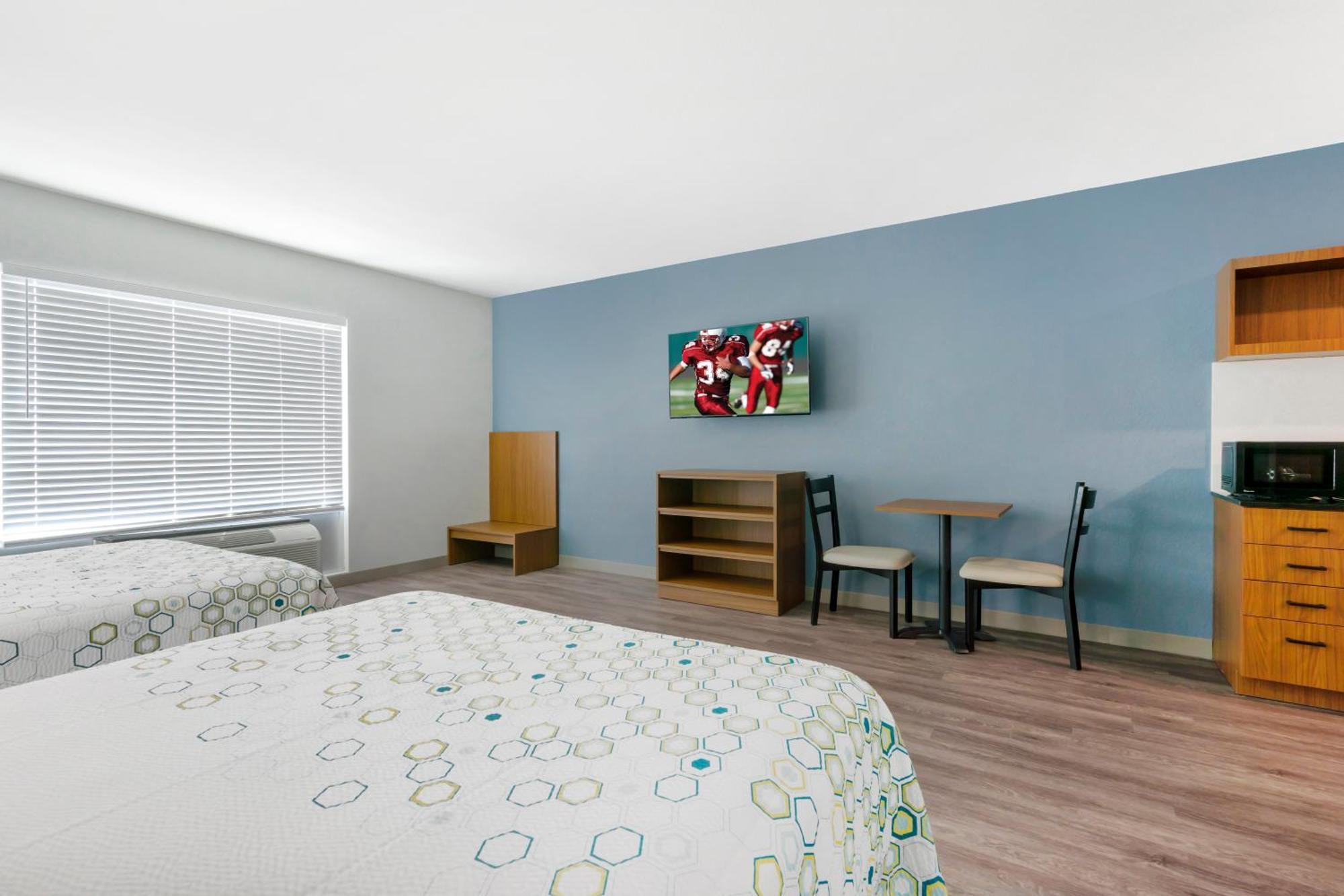 Hometowne Studios By Red Roof Tampa - Airport 外观 照片