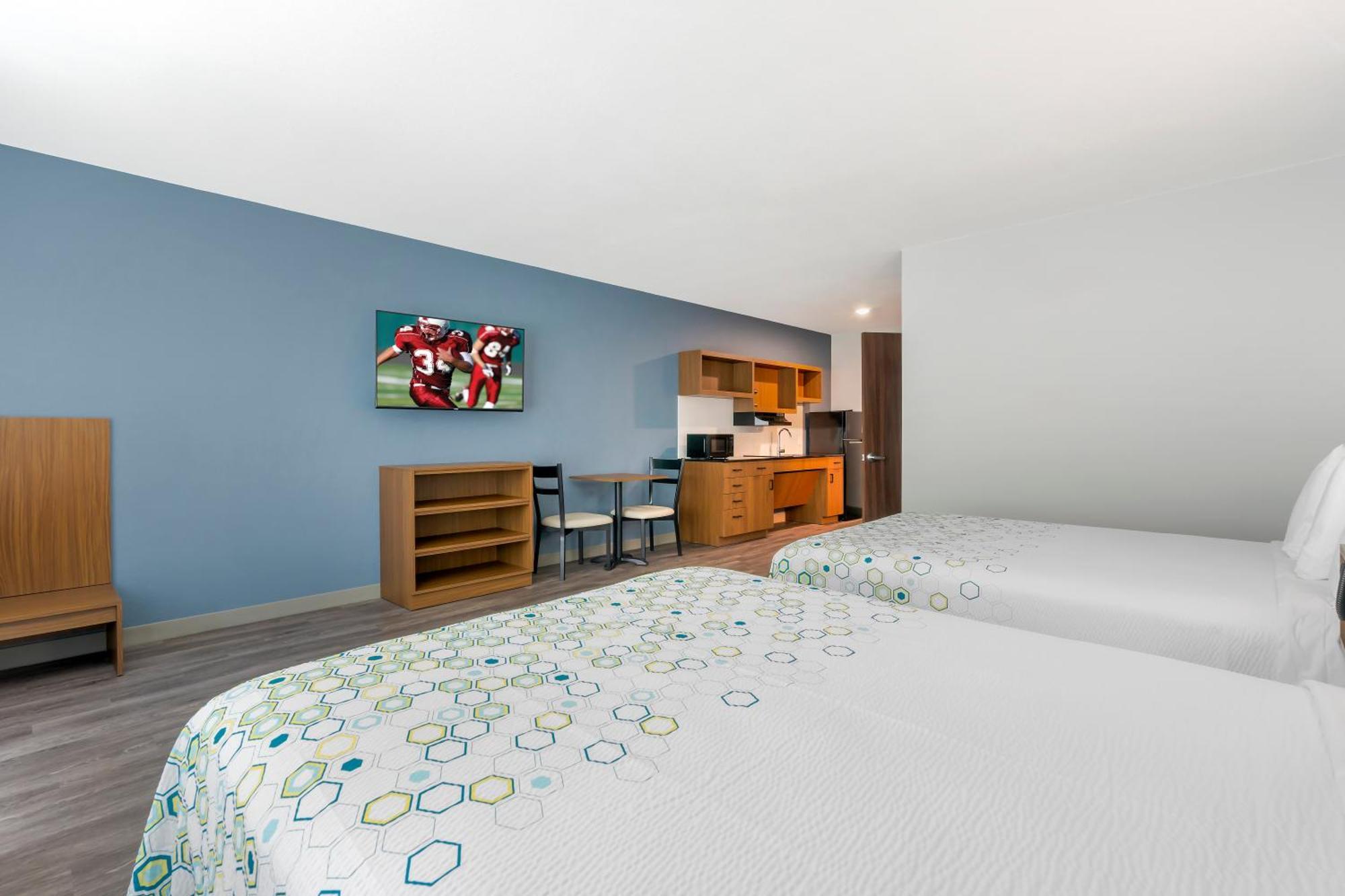 Hometowne Studios By Red Roof Tampa - Airport 外观 照片
